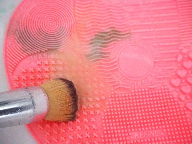 Should you invest in a makeup brush cleaning mat? A Woman's Confidence