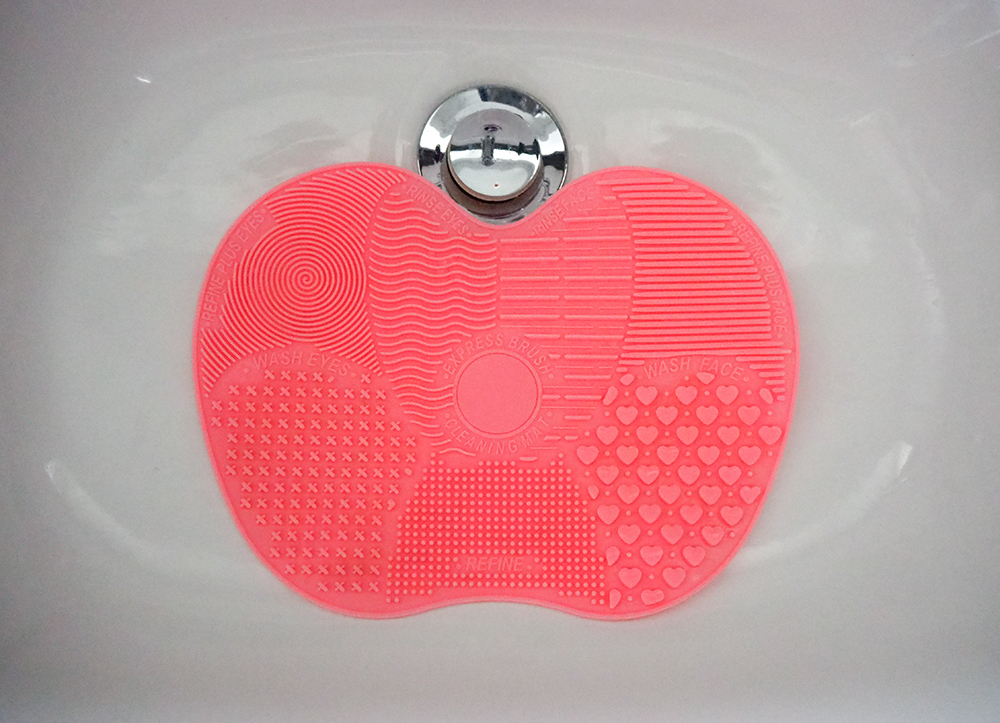 Makeup brush cleaning mat image