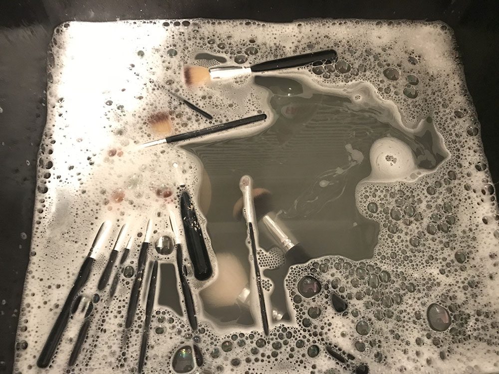 Cleaning makeup brushes image
