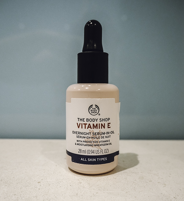 tijdelijk Gewoon Vallen The Body Shop Vitamin E Overnight Serum-In-Oil review - A Woman's Confidence