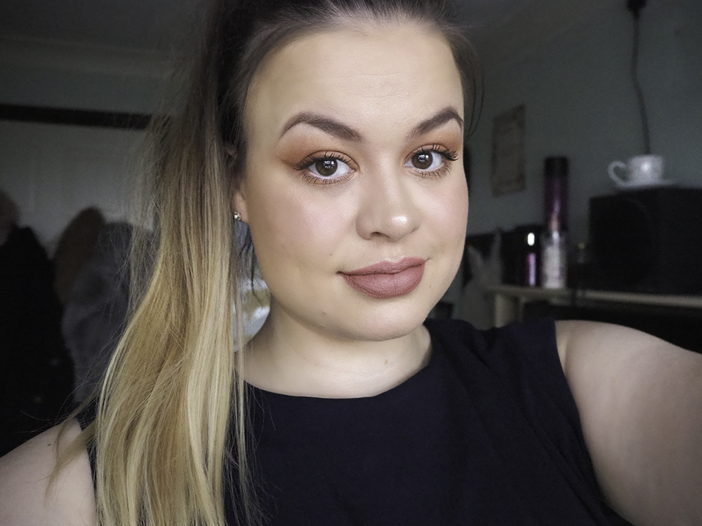 Pillow Talk Instant Eyeshadow Palette look