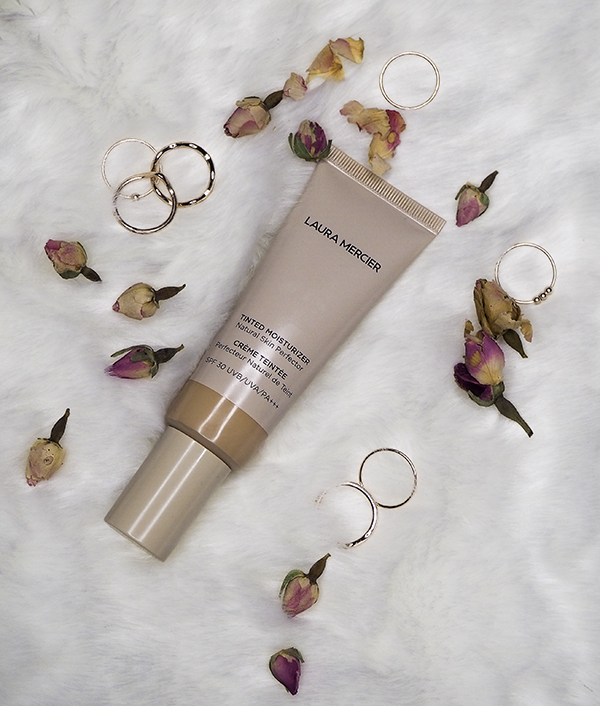 Laura Mercier Tinted Moisturiser SPF30 in 1W1 Porcelain image