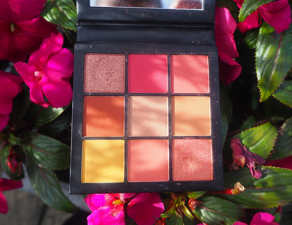 Huda Beauty Coral Obsessions Eyeshadow Palette image