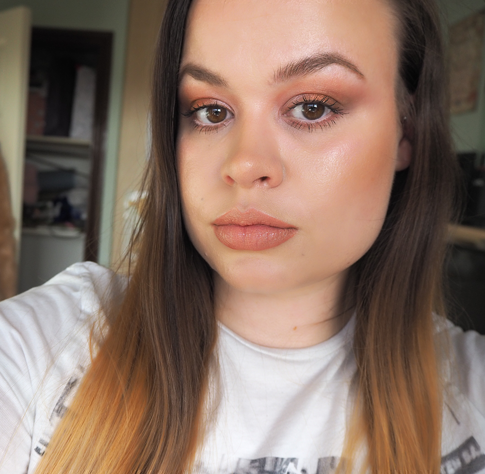 Dewy makeup look image