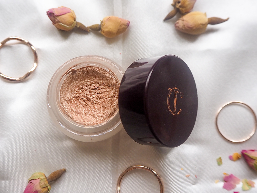 Charlotte Tilbury Eyes to Mesmerise in Champagne image