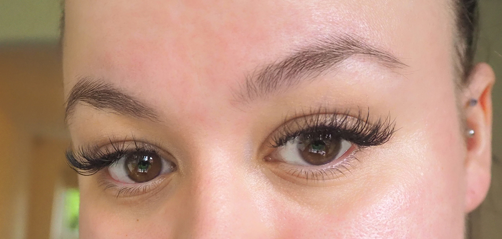 Cat eye lash extensions image