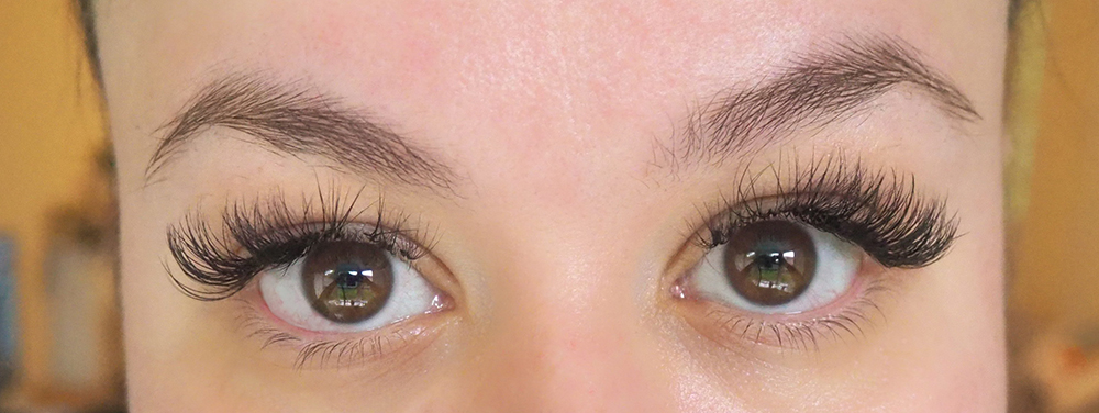 Hybrid eyelash extensions image