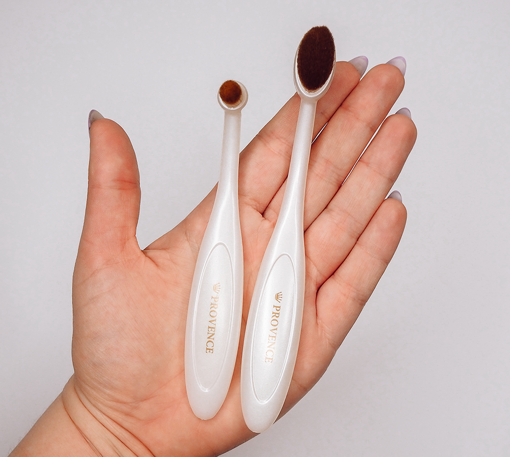 4. Tsuyuhada Foundation Brush (Point Makeup Set) image