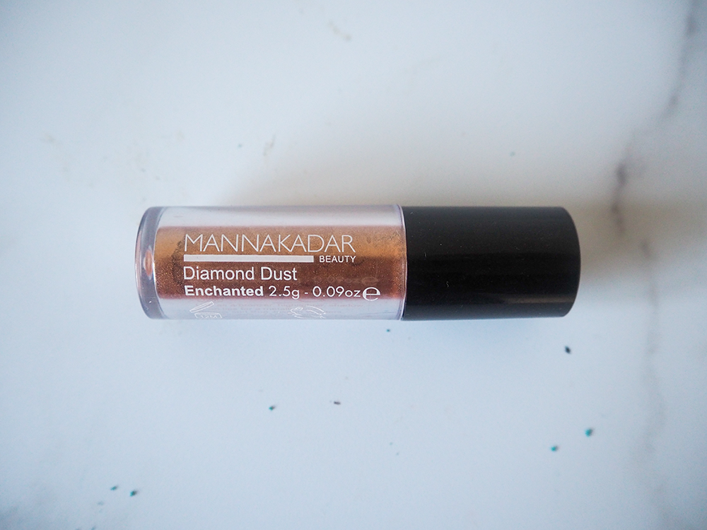 Diamond Dust Roll-On Eyeshadow, Highlighter, Shimmer