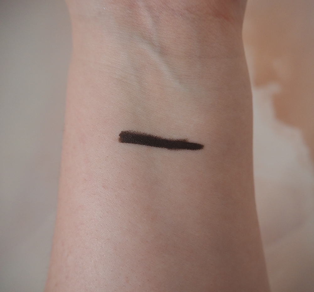 Victoria Beckham Beauty Satin Kajal Liner swatch in Cocoa