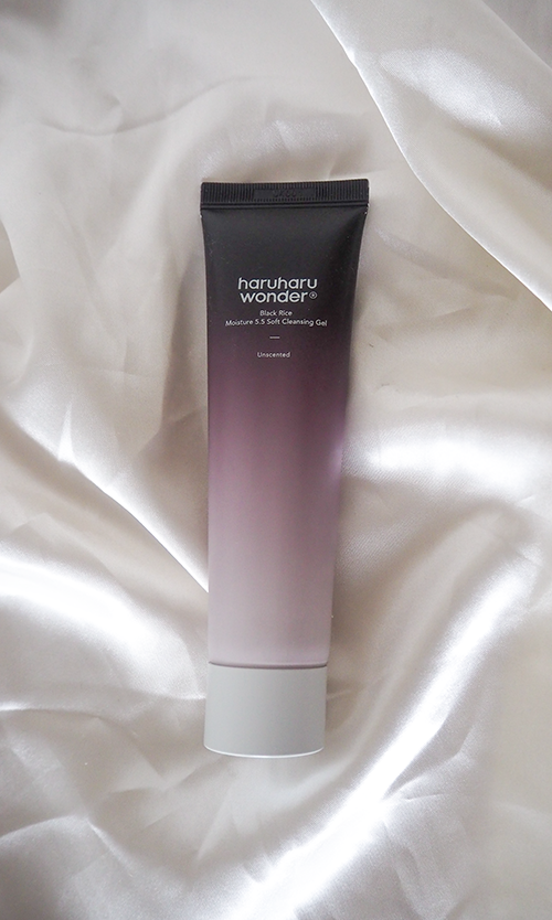 Haruharu Wonder Black Rice Moisture 5.5 Soft Cleansing Gel image