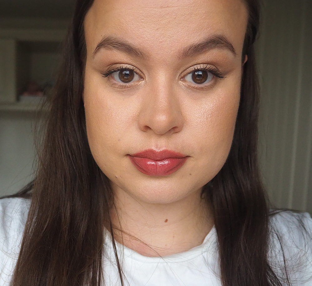 Is e.l.f. Cosmetics Halo Glow Liquid Filter really a dupe for Charlotte  Tilbury Hollywood Flawless Filter? A side-by-side comparison - A Woman's  Confidence