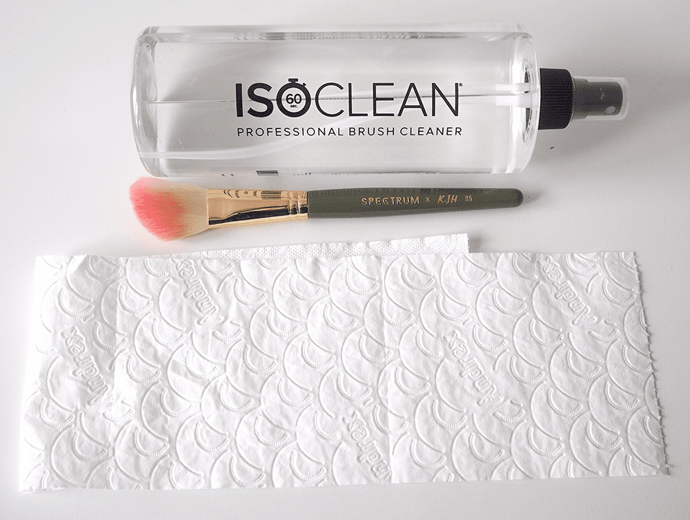 ISOCLEAN makeup brush cleaning image