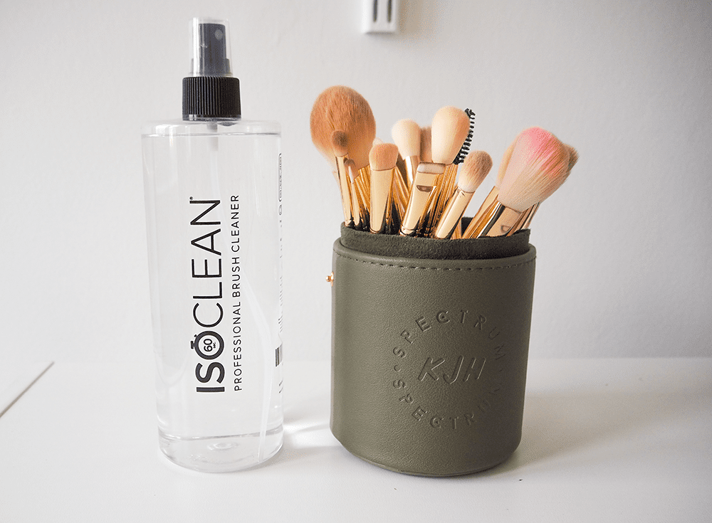 The Easiest Way to Clean Your Makeup Brushes - Merrick's Art