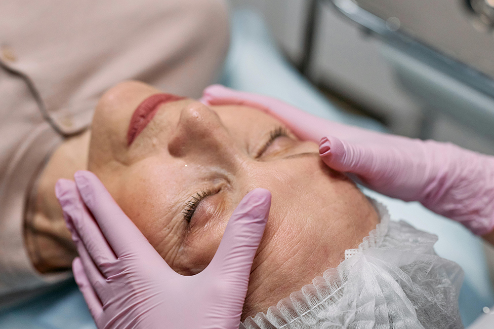 Non-invasive cosmetic procedure image