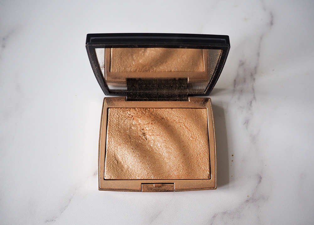 Anastasia Beverly Hills Amrezy Highlighter image