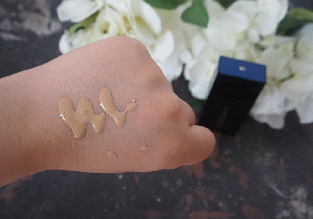 Victoria Beckham Beauty The Foundation Drops swatch in shade Light 4 image
